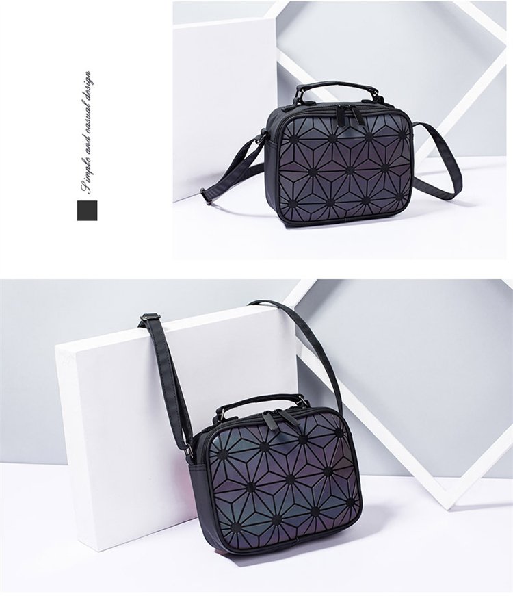 holographic geometric purse 2023